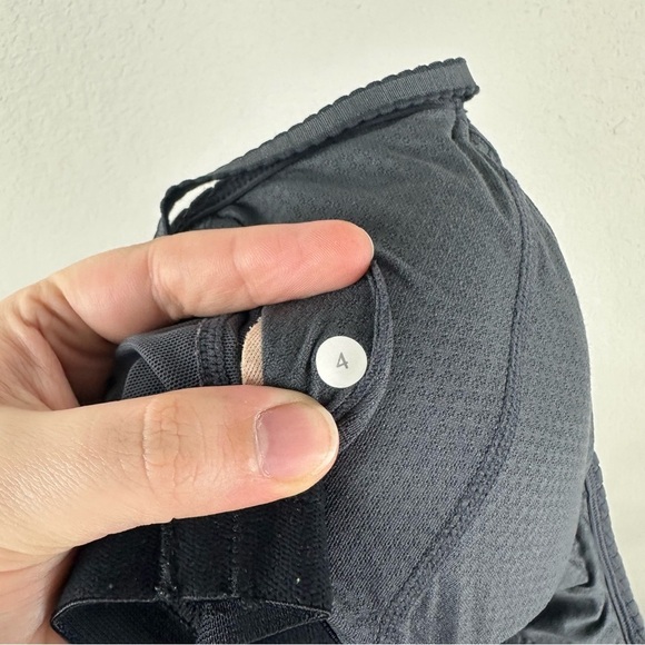 Lululemon Goal Gray Graceful Flow Athletic Athleisure Tank Top Size 4 - Picture 6 of 6